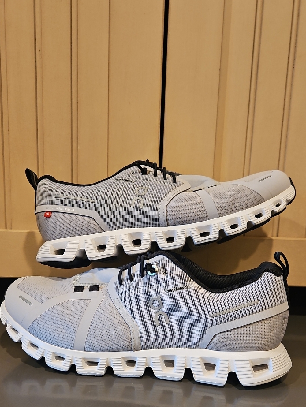 ON Cloud Waterproof Shoes, Women - Glacier/White